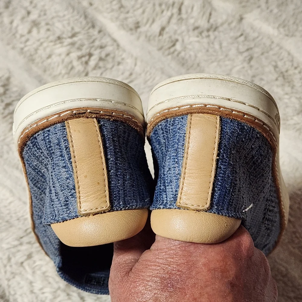UGG Sammy Cushioned Slip-On Sneakers Women’s Sz 7 Blue Heather Loafers Comfort